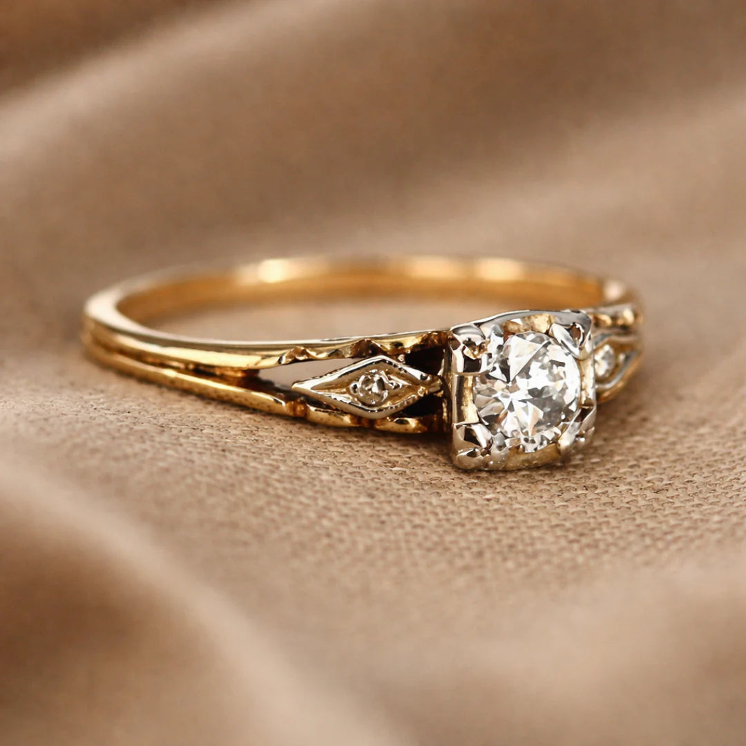 Anillo Vintage Delicado con Circonia Cúbica