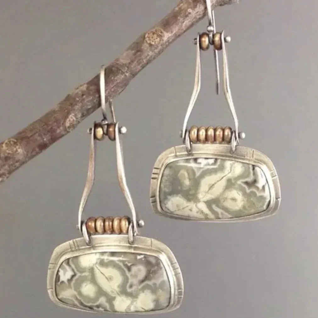 Pendientes vintage con estampado de piedras envejecidas y aspecto antiguo