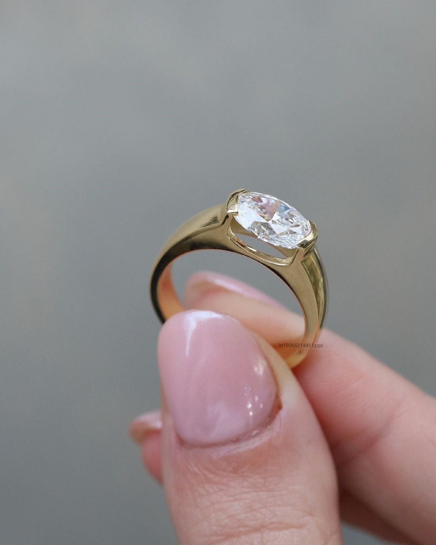 Anillo Vintage con Circonia Cúbica — Elegancia Atemporal