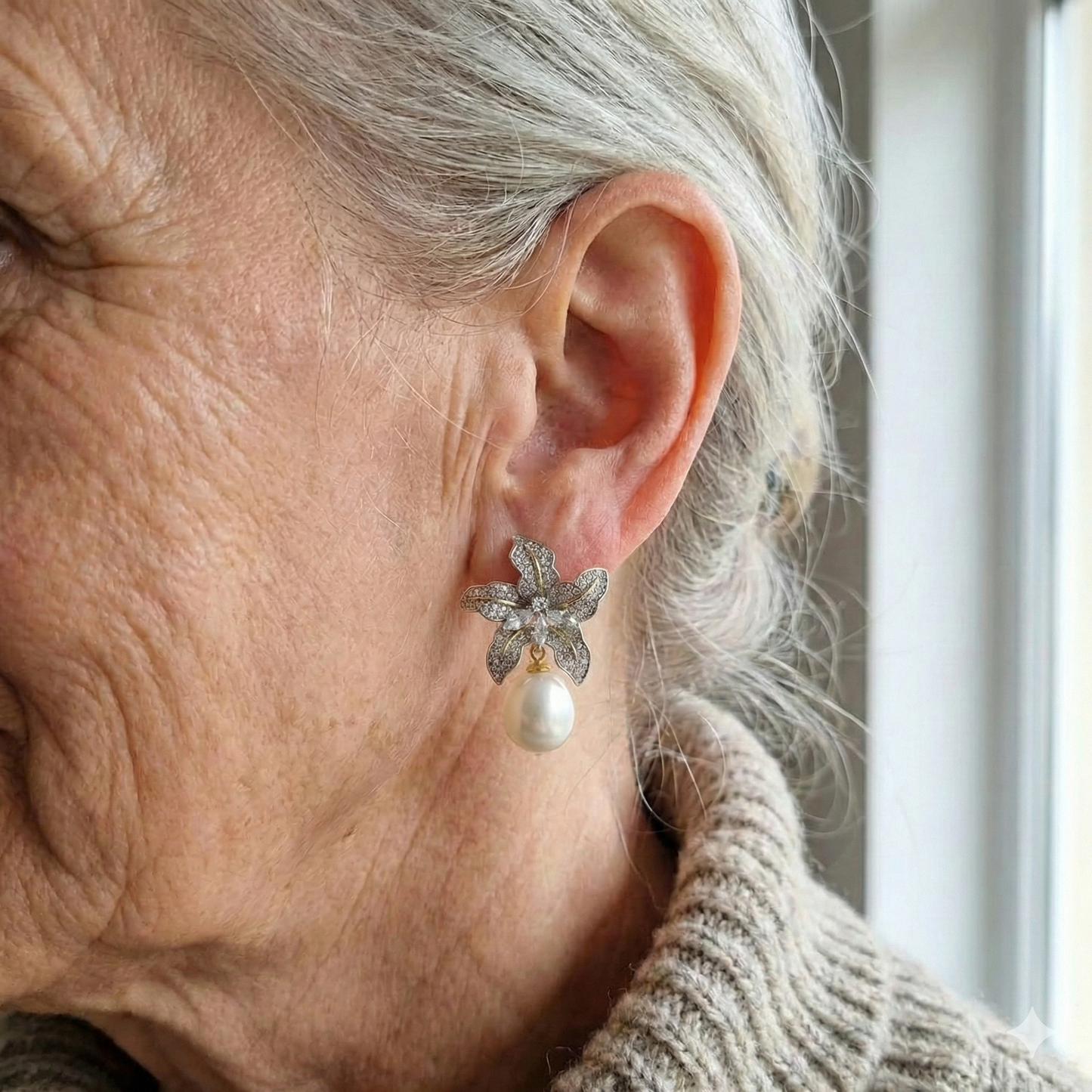 Pendientes florecientes de circonitas y perlas: elegantes y brillantes