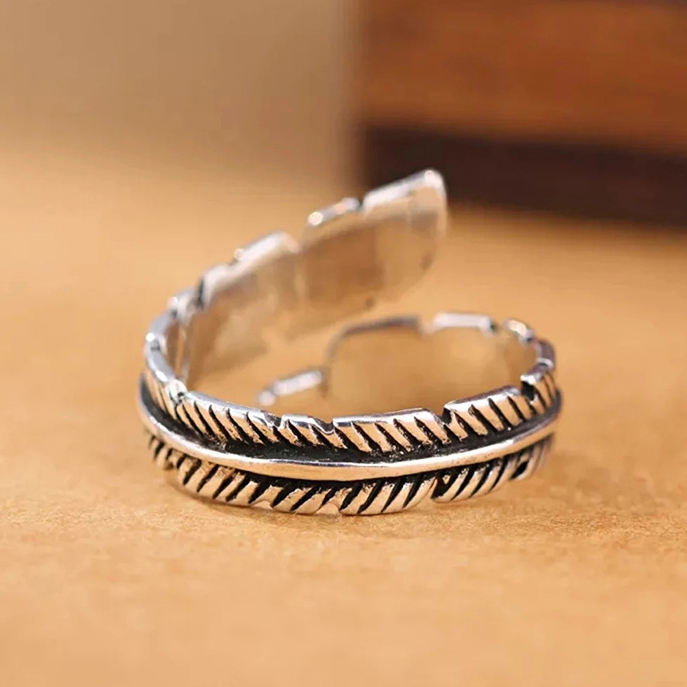 Anillo de Plumas Vintage en Acero Inoxidable