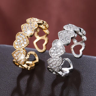 Anillo de Corazones con Cristales Brillantes