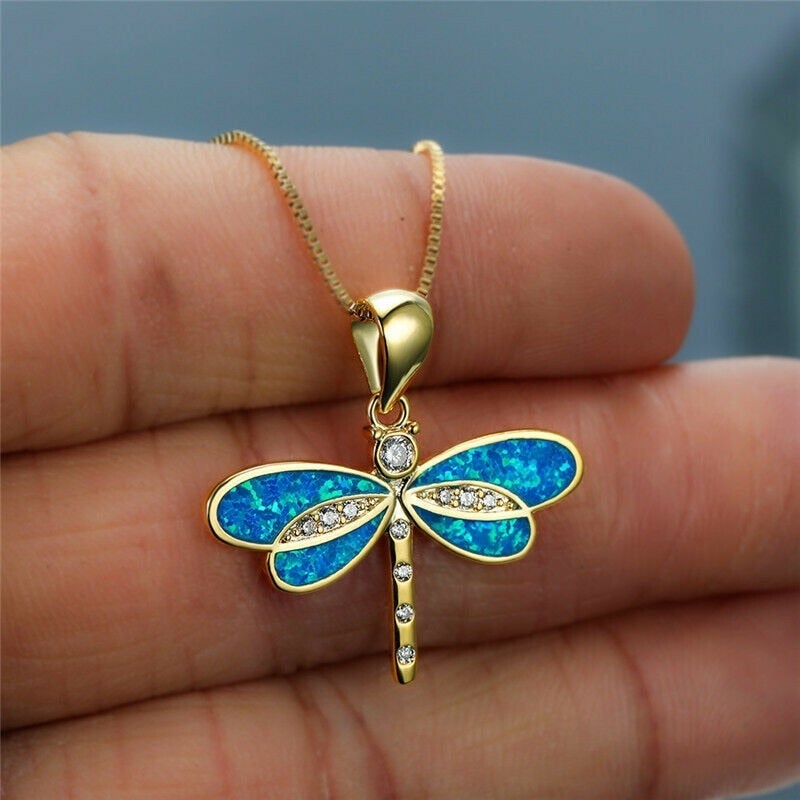 Collar de libélula brillante con ópalo brillante y circonitas