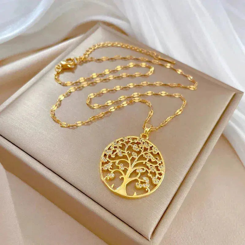 Collar brillante con colgante del árbol de la vida para mujer con un aspecto elegante