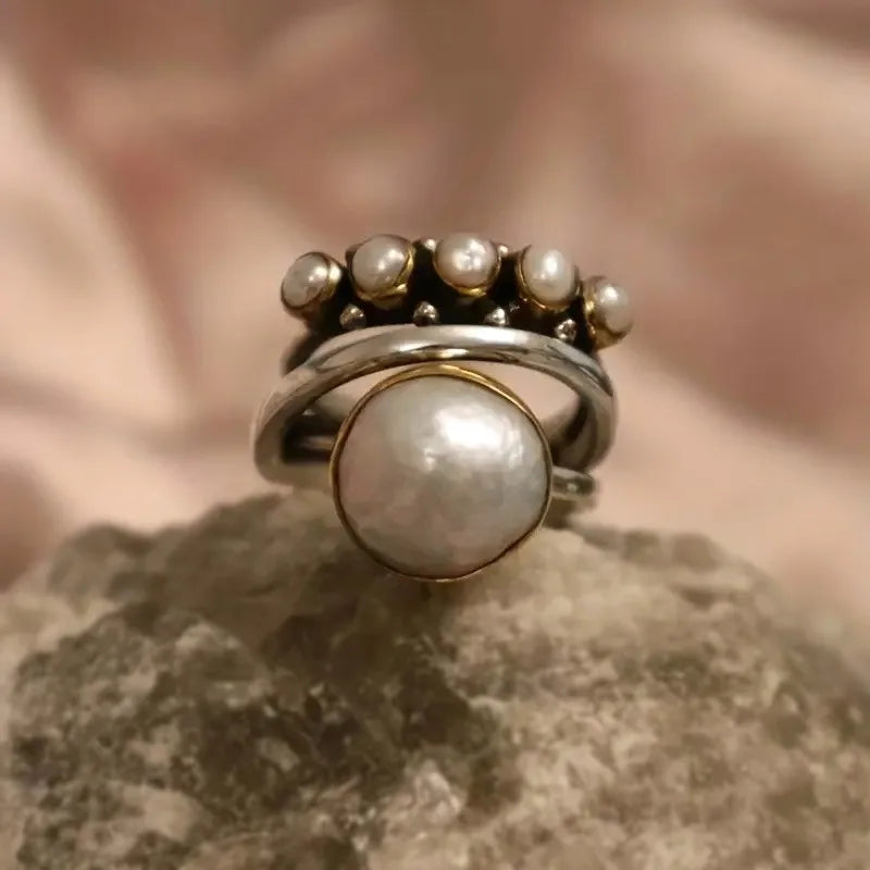 Anillo elegante con perla
