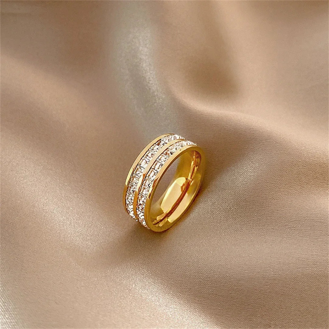 Anillo de lujo con cristales