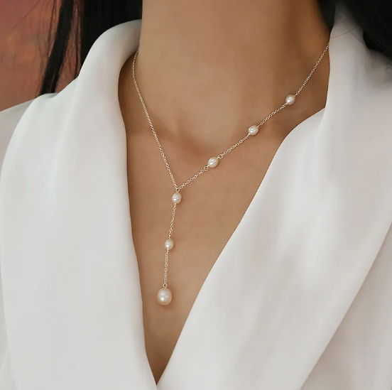 Elegante collar de perlas Y con perlas de agua dulce