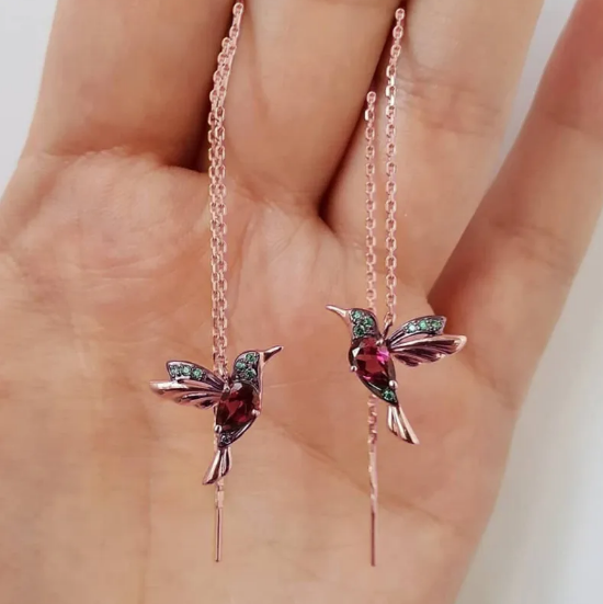 Elegantes pendientes de colibrí con brillantes circonitas