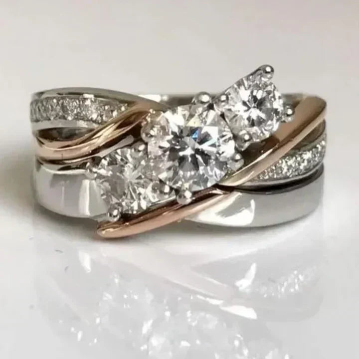 Anillo vintage de oro y plata con circonitas cúbicas