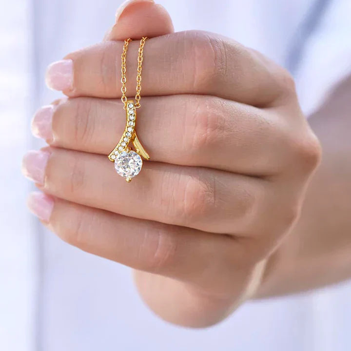 Collar de corazón de circonita cúbica brillante para mujer