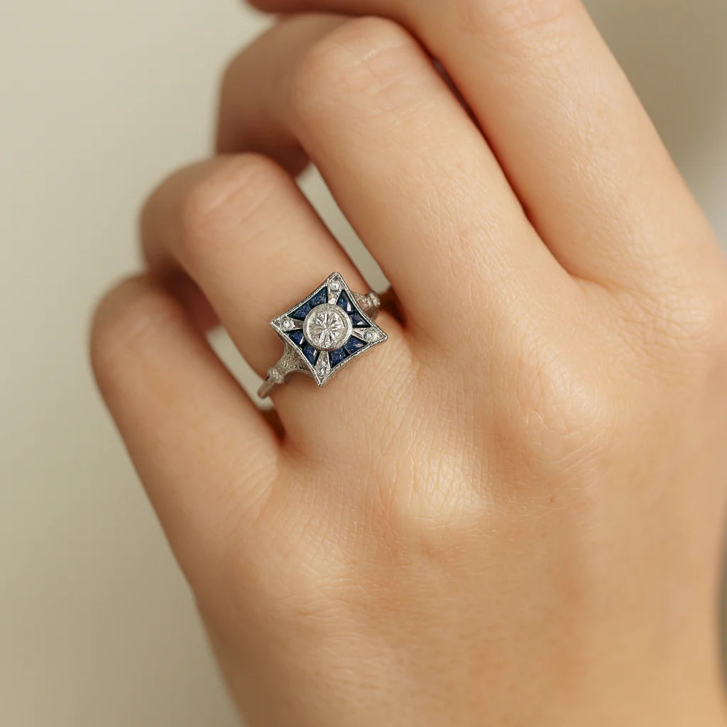 Anillo Vintage Cuadrado con Zirconia Cúbica Azul