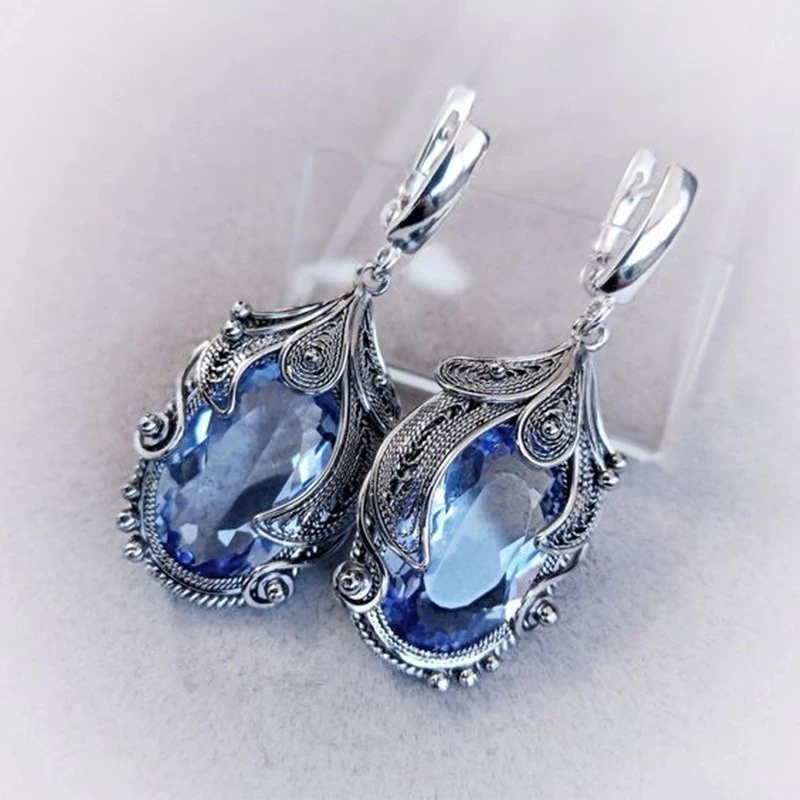 Pendientes elegantes en forma de lágrima con cristales brillantes azules