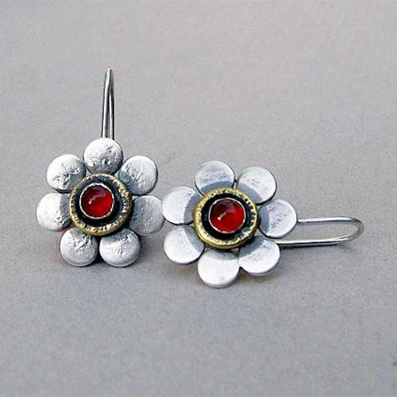 Pendientes de flores con piedras cabujón de cristal rojo