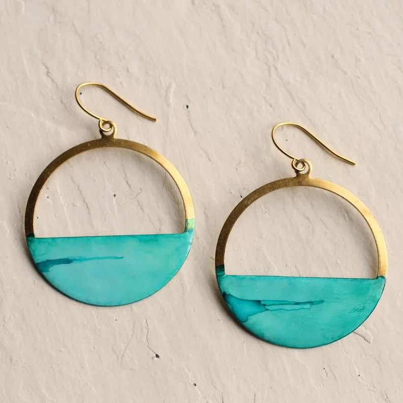 Pendientes de aro con diseño abstracto en turquesa