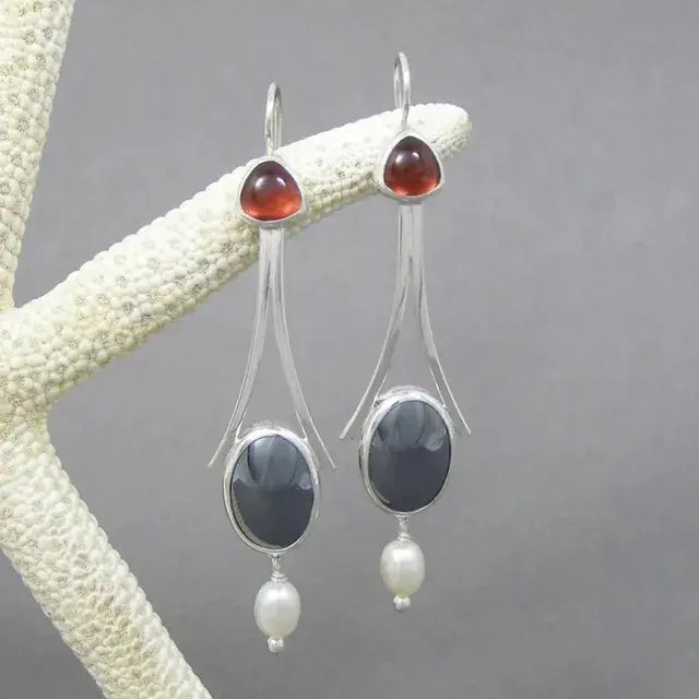 Pendientes elegantes con cornalina, hematita y perlas de agua dulce