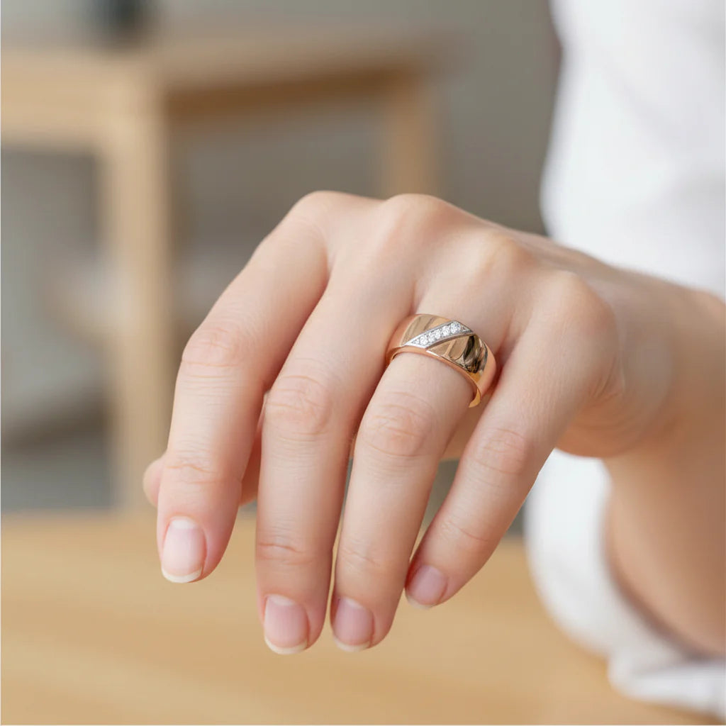 Anillo Elegante de Oro con Circonia Cúbica