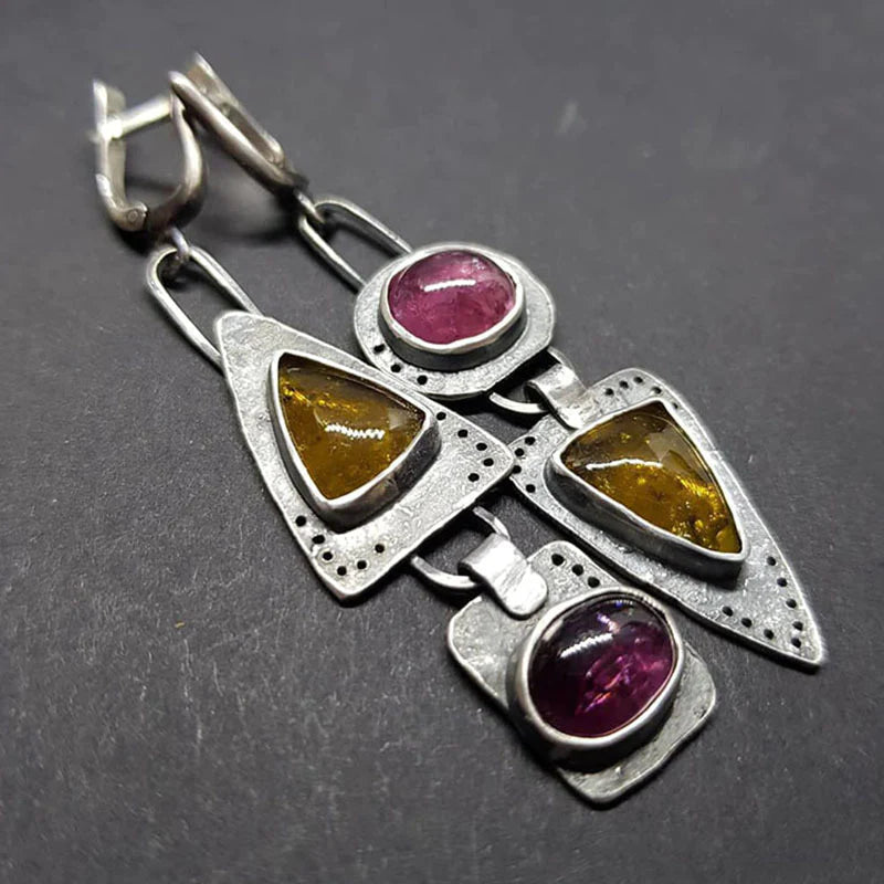 Pendientes llamativos hechos a mano con piedras preciosas naturales y dije vintage