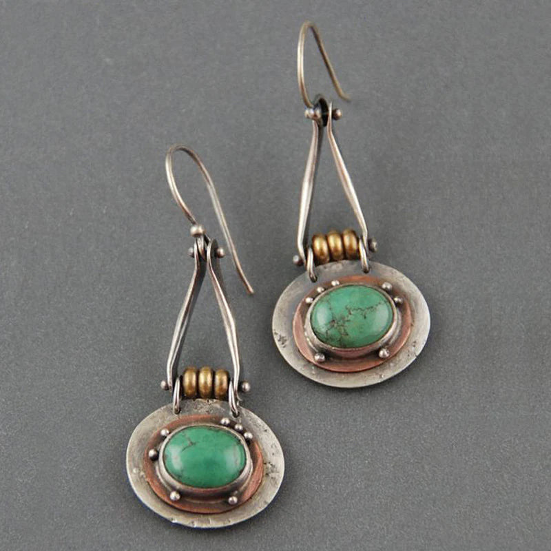 Pendientes de turquesa con detalles en cobre y diseño tribal