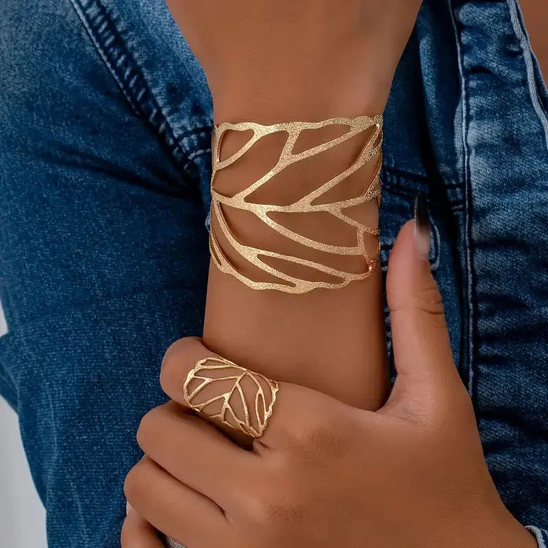 Conjunto de pulsera y anillo moderno con diseño de hojas