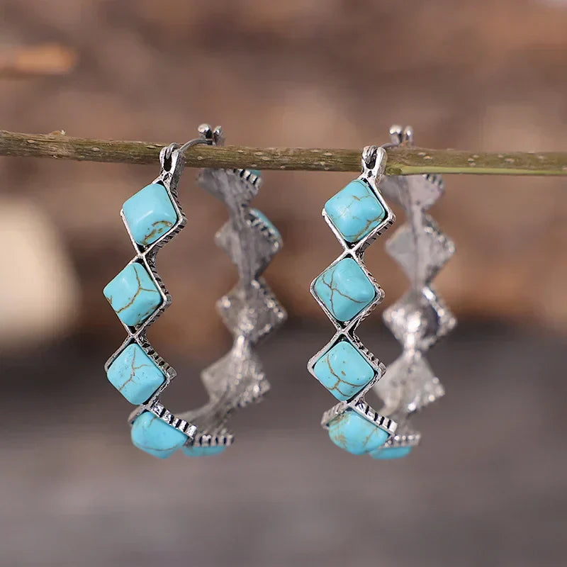 Pendientes de aro boho geométrico turquesa con ribete de piedra