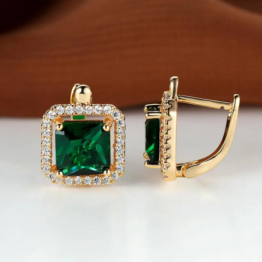 Pendientes glamorosos con circonita verde cuadrada y corona de strass