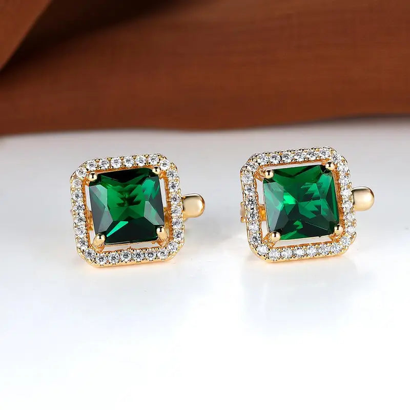 Pendientes glamorosos con circonita verde cuadrada y corona de strass