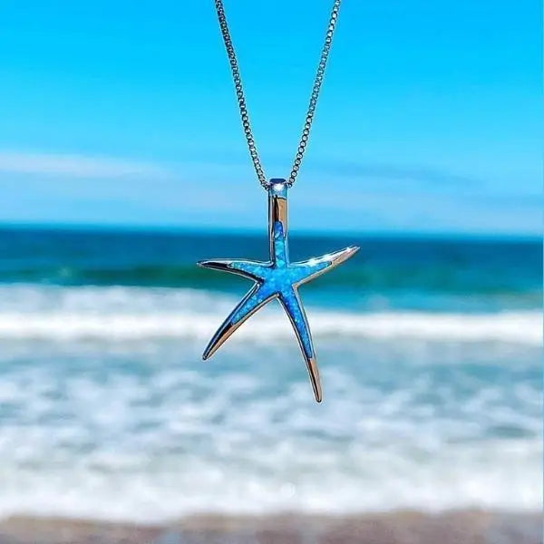 Collar de estrella de mar de ópalo azul brillante para la elegancia marítima