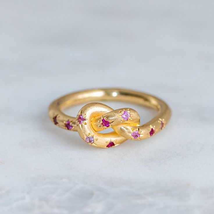 Anillo Vintage con Circonita Verde Oliva