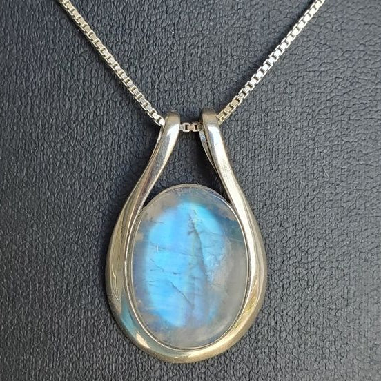 Collar con colgante de piedra lunar vintage, diseño en forma de lágrima