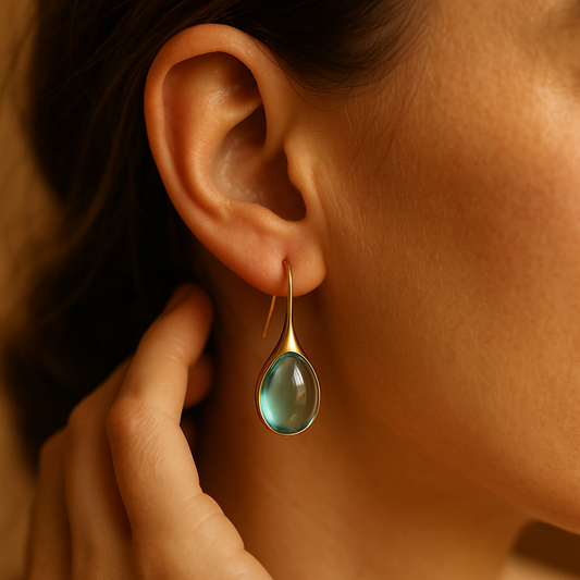 Pendientes colgantes azul aguamarina con elegante cierre de gancho