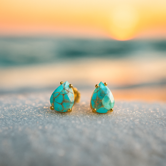 Pendientes turquesa en forma de lágrima brillo marino con detalles dorados