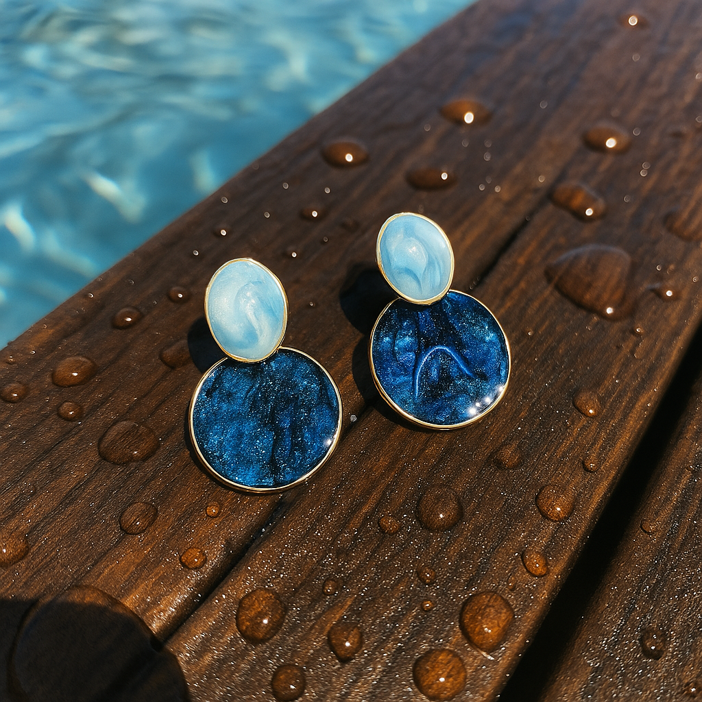Pendientes llamativos de esmalte azul náutico con acabado brillante