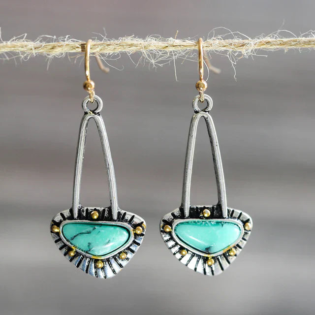 Pendientes boho turquesa con acabado de metal antiguo