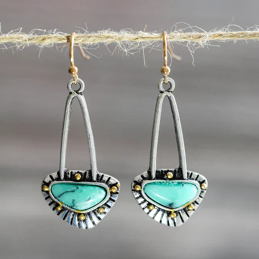 Pendientes boho turquesa con acabado de metal antiguo