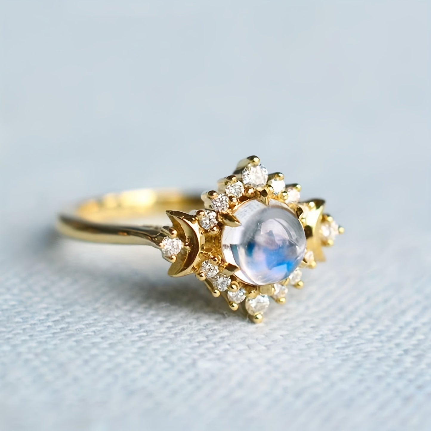 Anillo Eliza con piedra luna