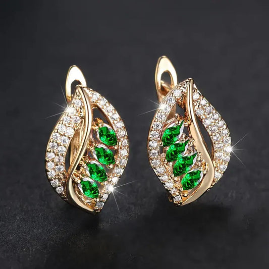 Pendientes de hojas de circonitas verdes brillantes con adornos de piedras brillantes