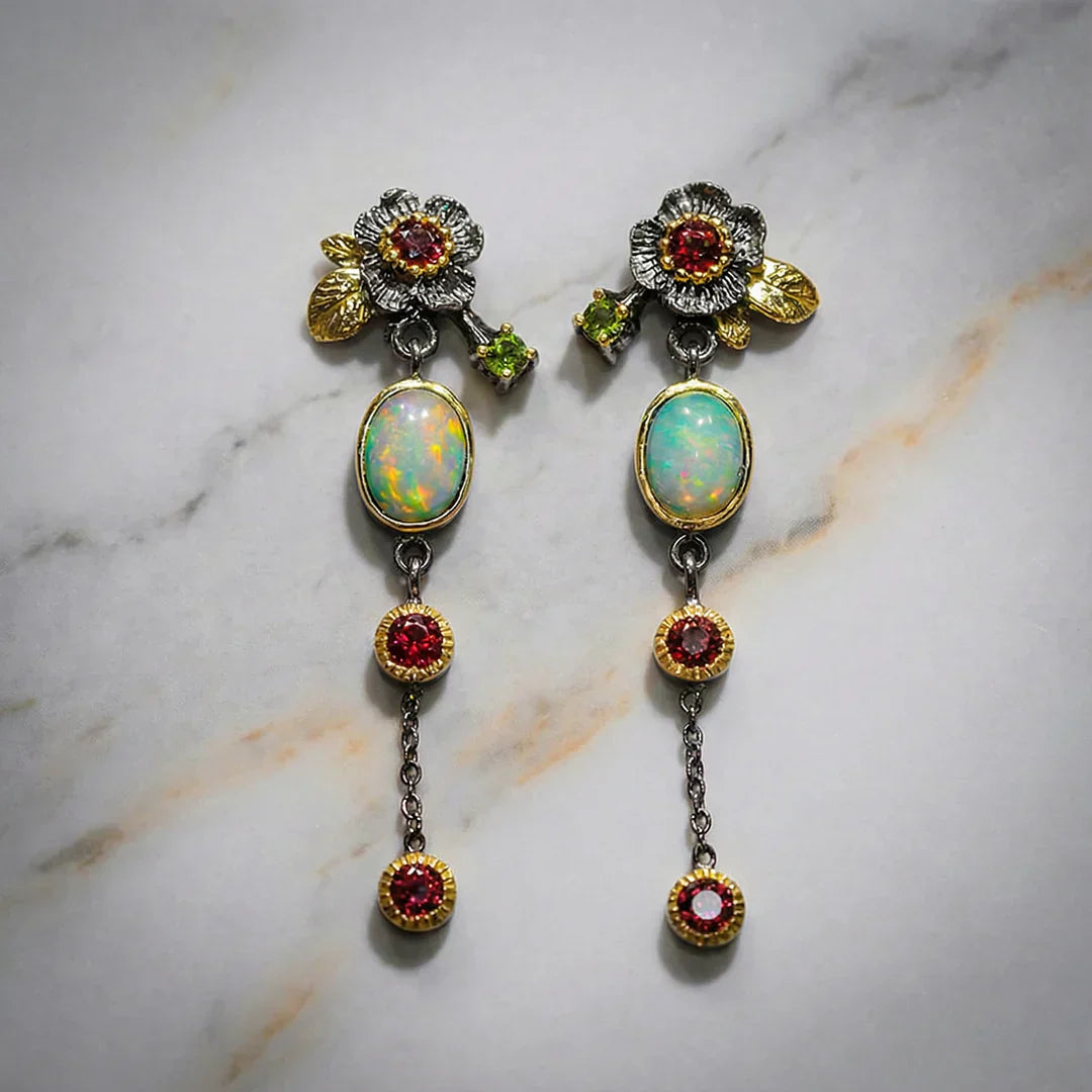 Pendientes boho-chic con ópalo brillante y circonitas rojas