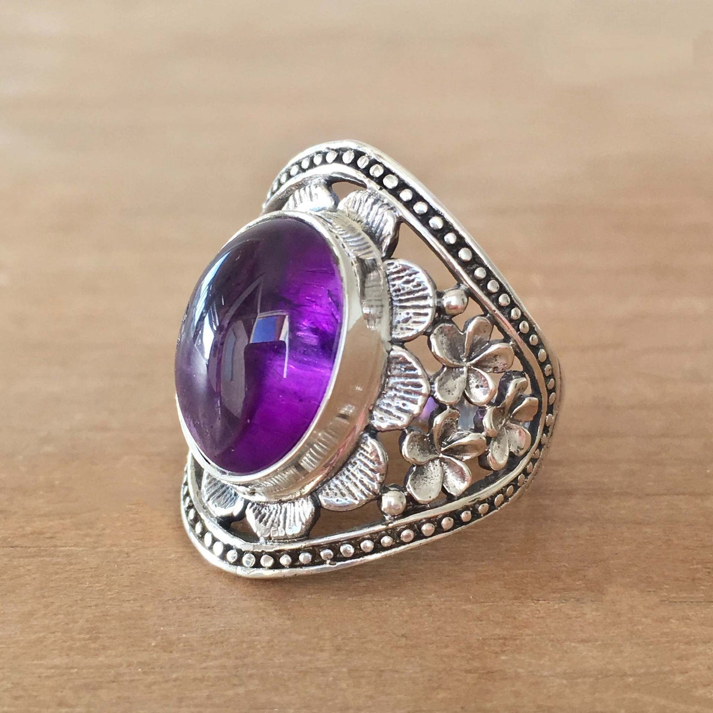 Anillo de amatista Haida
