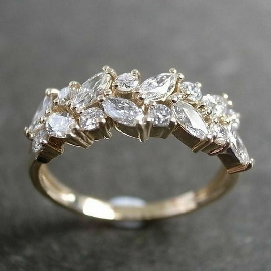 Anillo Vintage Dorado con Circonitas en Pavé