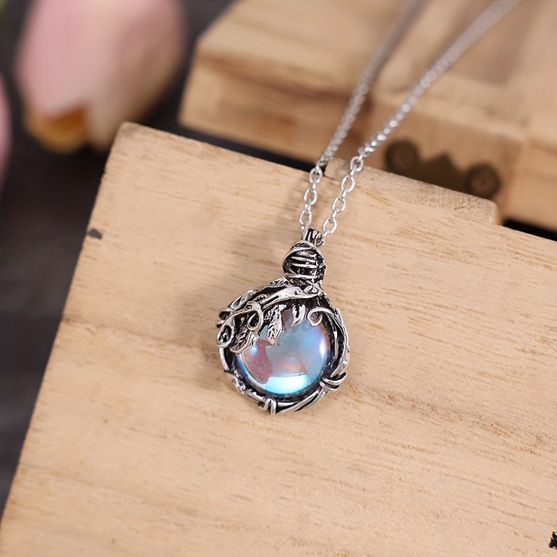 Collar élfico de piedra lunar con hojas de filigrana y brillo místico