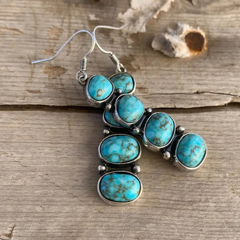 Pendientes bohemios con piedras preciosas naturales en turquesa, rojo y negro