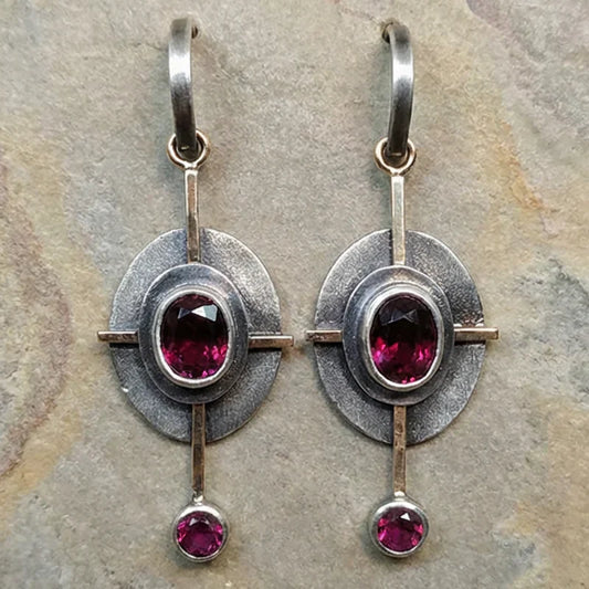 Pendientes boho hechos a mano con piedras granates ovaladas y redondas