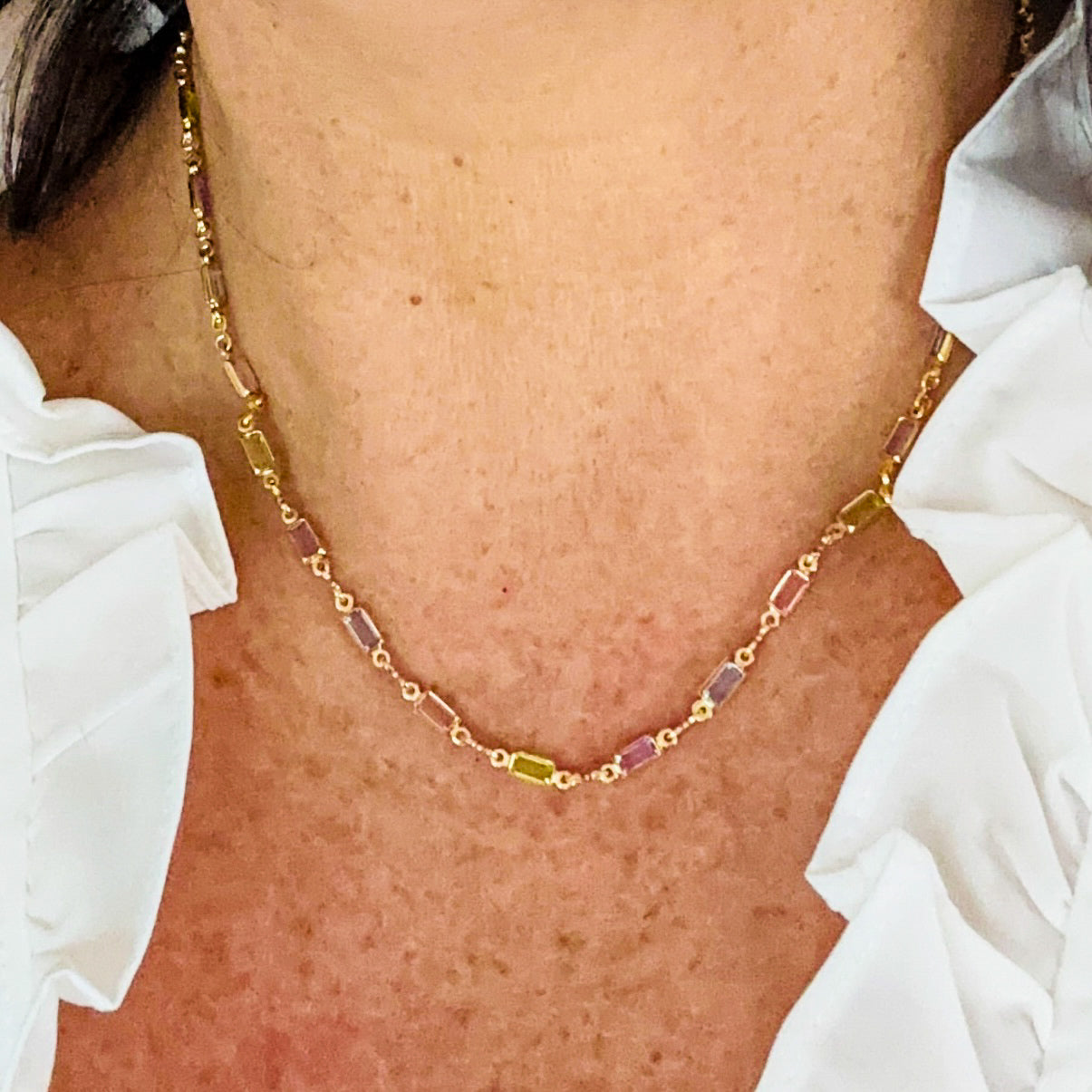 Delicado Collar con Circonitas de Colores