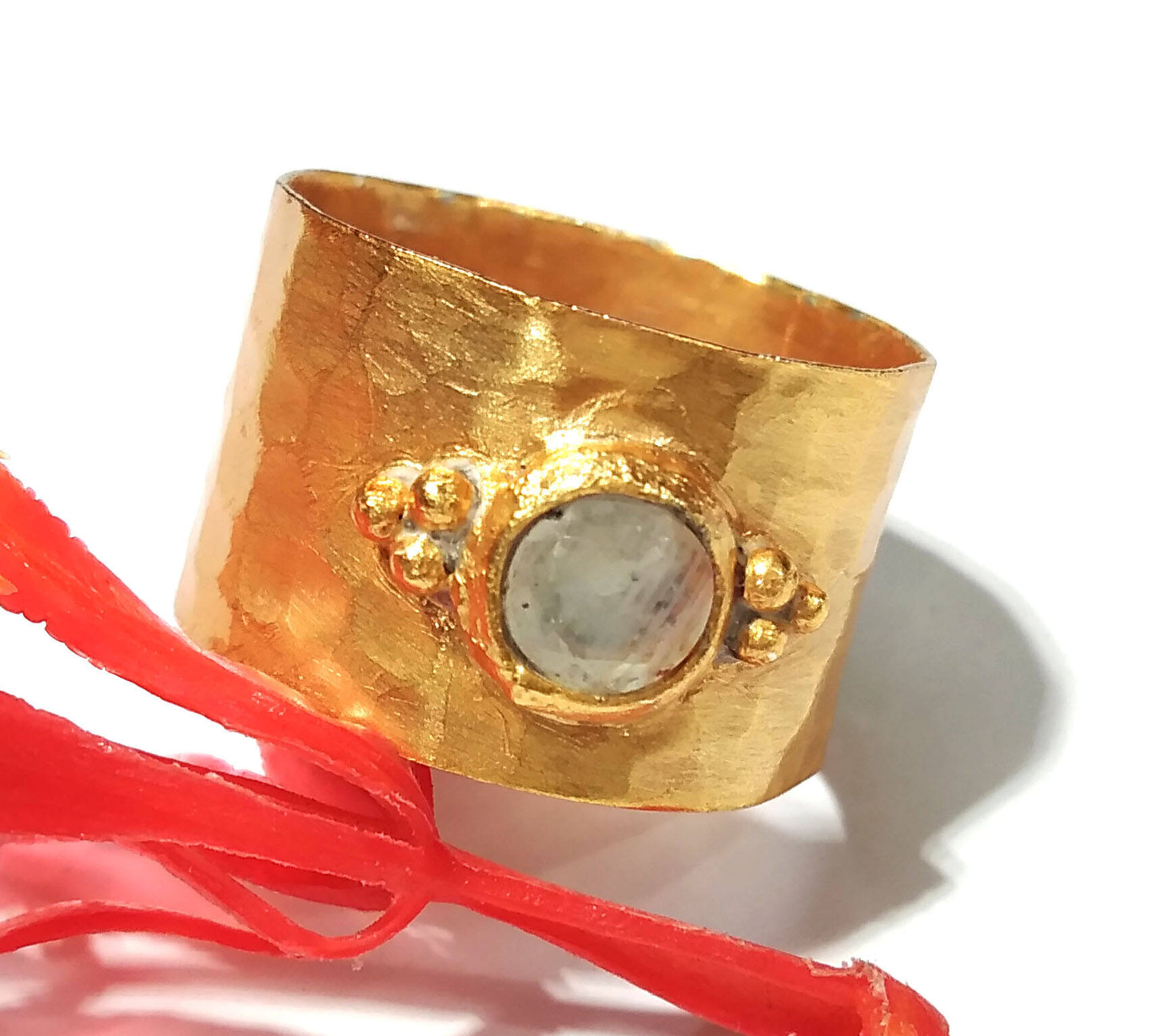 Anillo elegante con circonitas