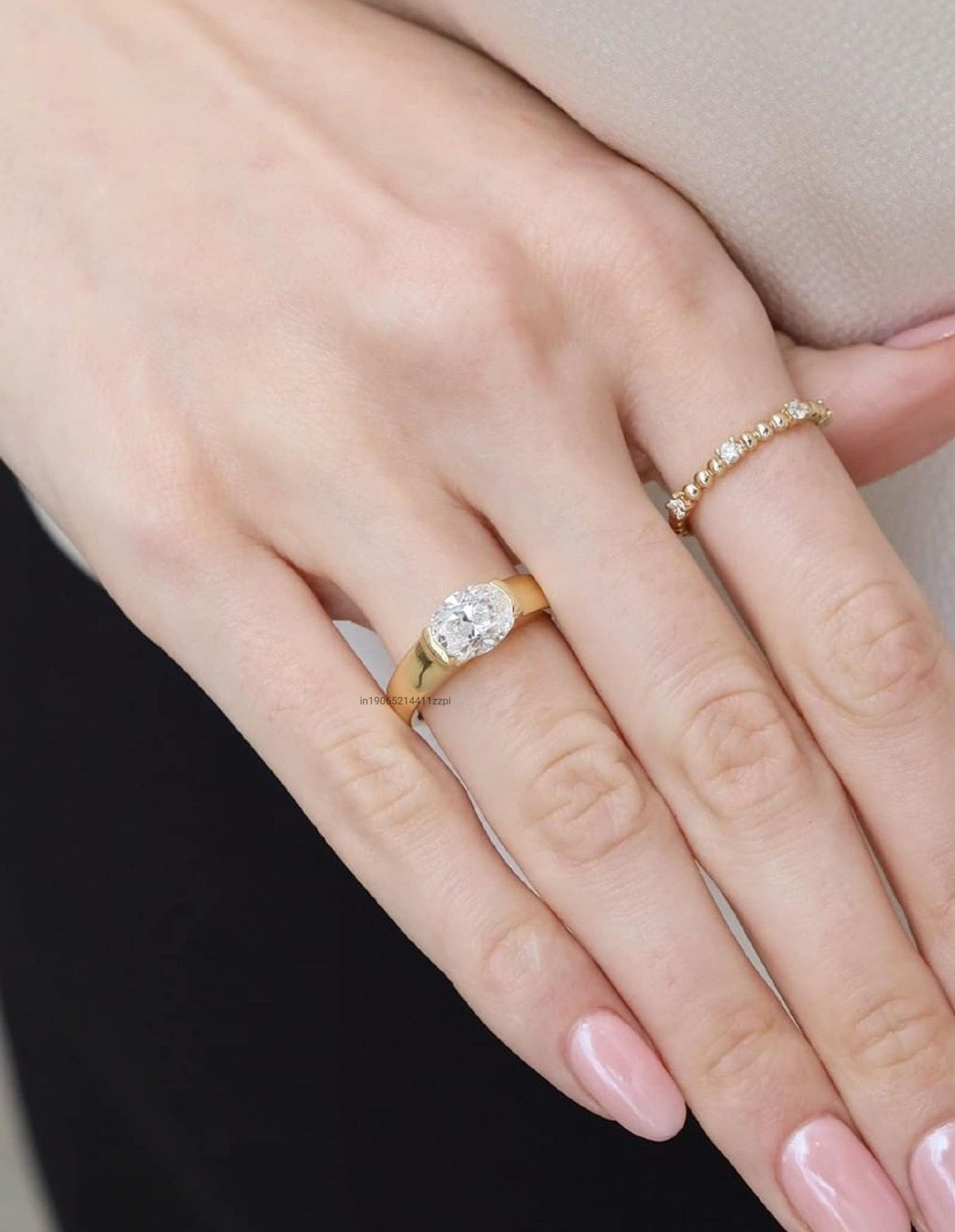 Anillo Vintage con Circonia Cúbica — Elegancia Atemporal