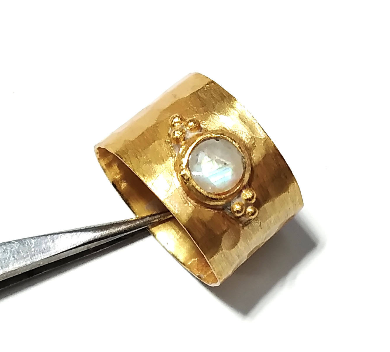 Anillo elegante con circonitas