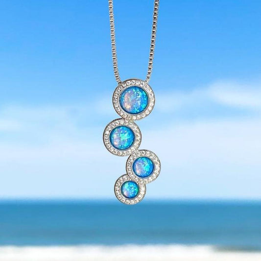Collar de circonitas con ópalo brillante de inspiración marina