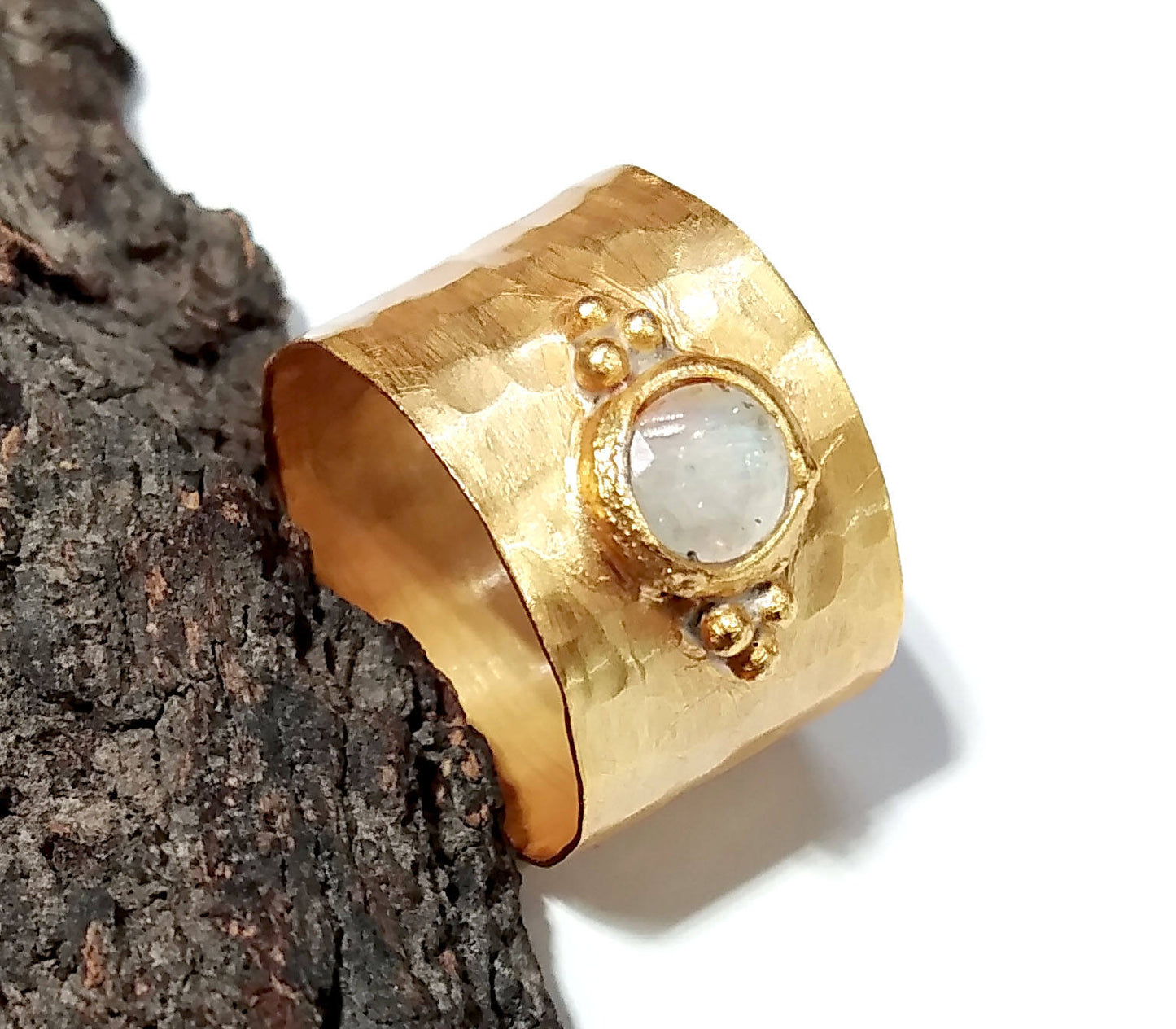 Anillo elegante con circonitas