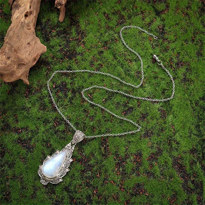 Collar colgante de piedra lunar vintage con diseño de filigrana ornamentada
