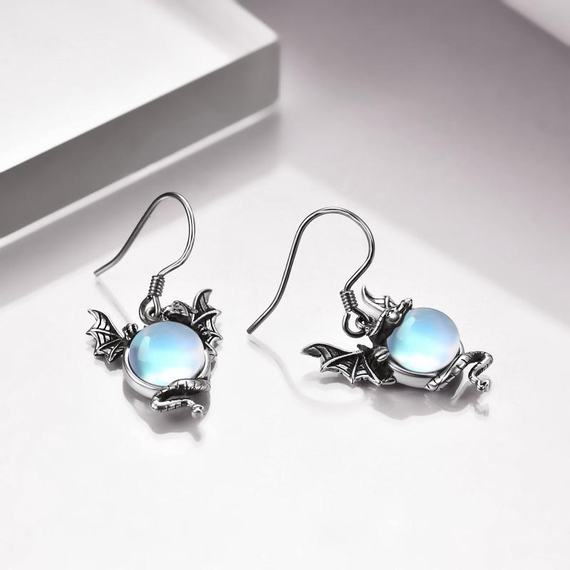 Pendientes de dragón místicos con piedra lunar brillante y alas de filigrana